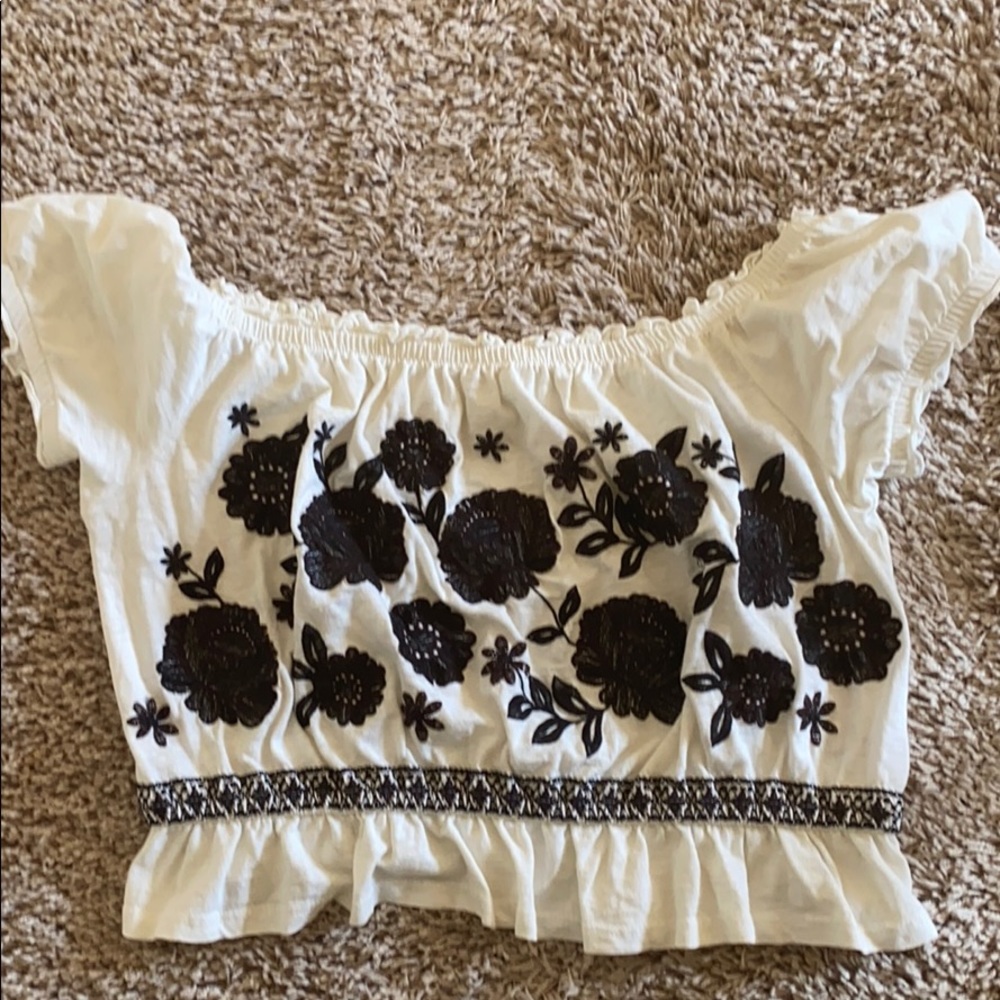 American Eagle white floral cropped shirt